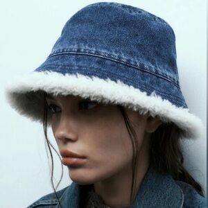 Zara Denim Blue Bucket Hat Faux Fur Trim Trimming Jean Wool Winter Size Medium